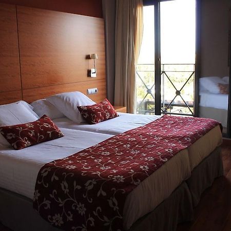 Hotel Restaurante El Tollo ウティエル エクステリア 写真
