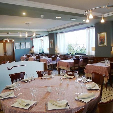 Hotel Restaurante El Tollo ウティエル エクステリア 写真