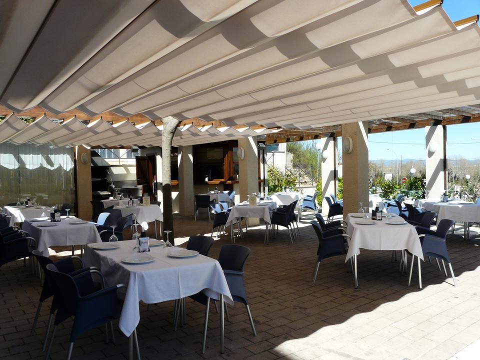 Hotel Restaurante El Tollo ウティエル エクステリア 写真